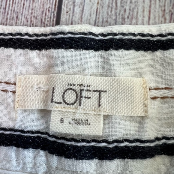 LOFT Ann Taylor Linen Blend Striped Shorts 6 - Picture 5 of 7